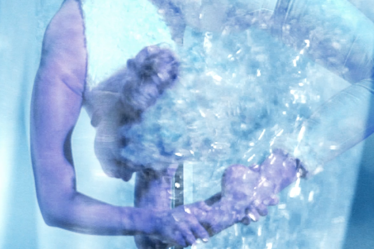 Création_vidéo_ mapping_3 salles_Soiréetotemparty._12_image_White gallery,.png (Moyen)