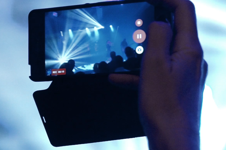 Création_vidéo_ mapping_3 salles_Soiréetotemparty._13_image_White gallery,.png (Moyen)